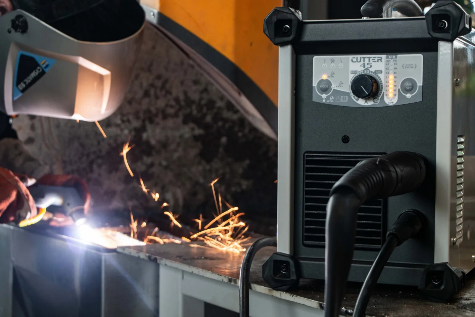 GYS Pakiet PLASMA CUTTER 45 CT 16 - M3, w pracy 2, Spawlab